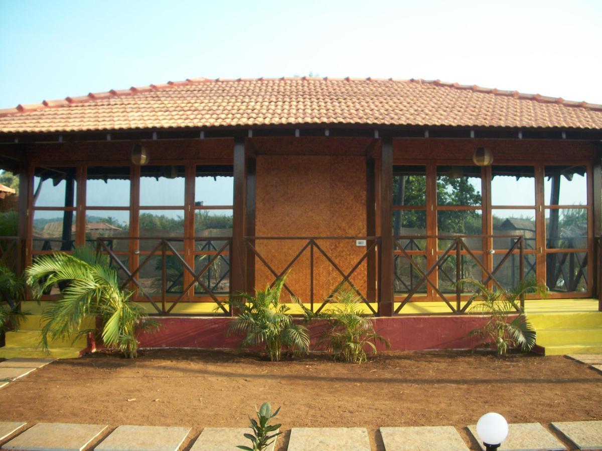 Rock Water Resort Morjim Luaran gambar