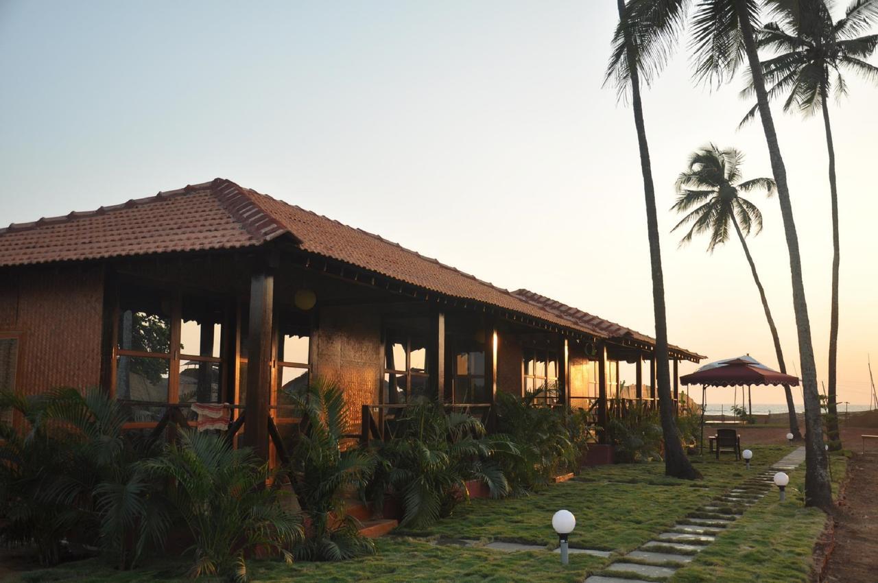 Rock Water Resort Morjim Luaran gambar