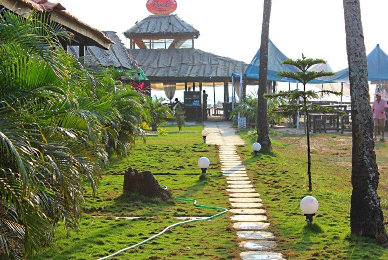 Rock Water Resort Morjim Luaran gambar