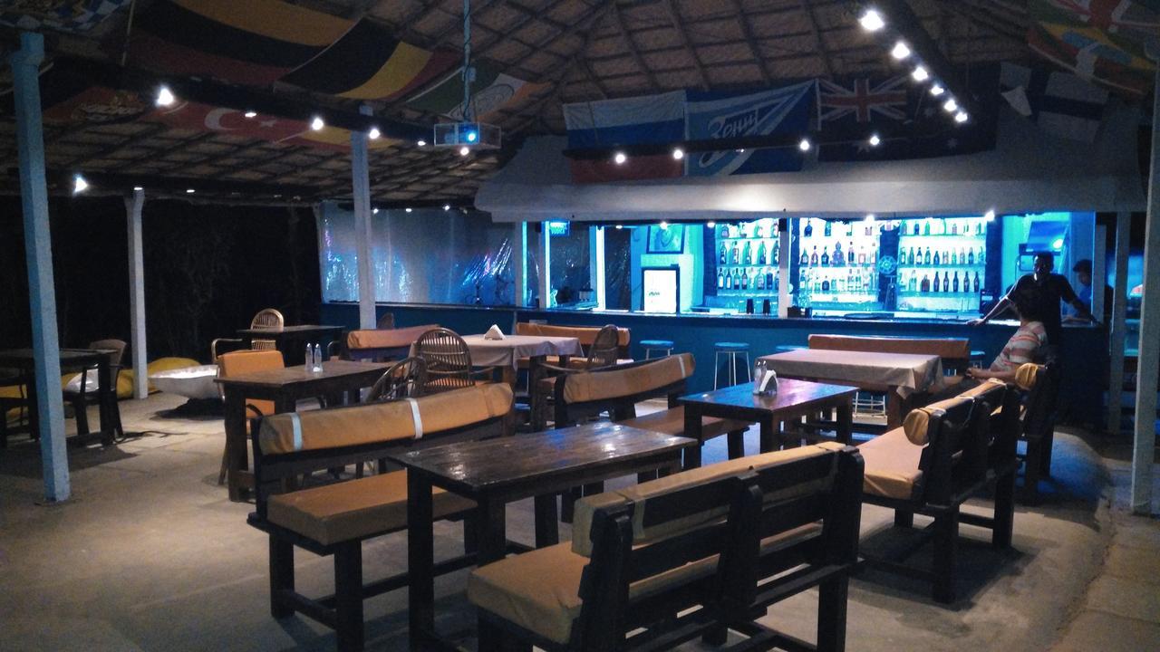 Rock Water Resort Morjim Luaran gambar