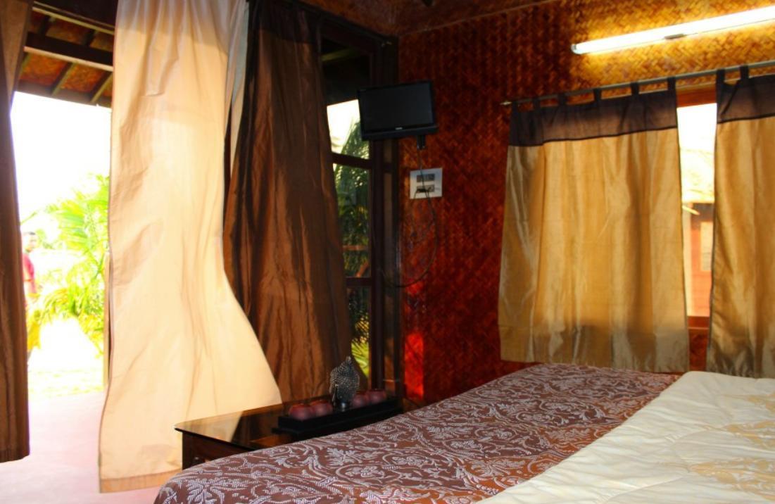 Rock Water Resort Morjim Bilik gambar
