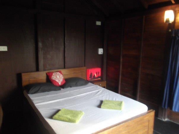 Rock Water Resort Morjim Bilik gambar