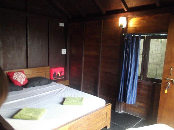 Rock Water Resort Morjim Bilik gambar